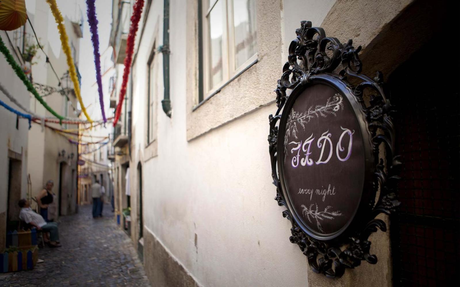 Alfama Chic Penabuquel3 Apartment Lisbon Bagian luar foto